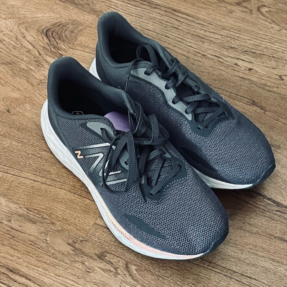 New Balance Ultrasoft Fresh Foam Sneakers -Women’s 9-